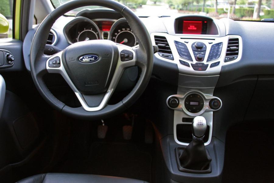  Ford Fiesta 2010 года  (EU) (фото 18 из 43)